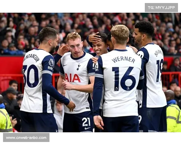 热刺高位逼抢对阵曼城控球,中场争夺定比赛走向